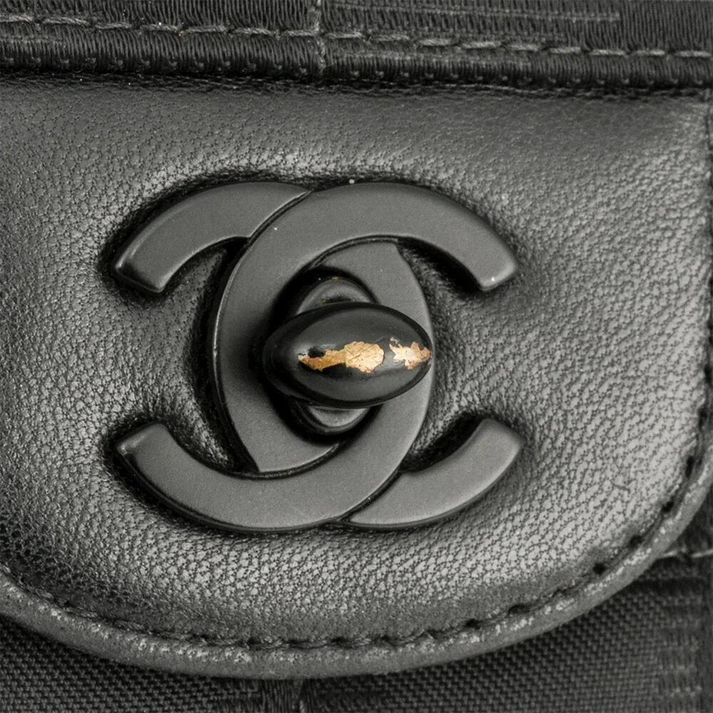 CHANEL Black Shoulder Bag
